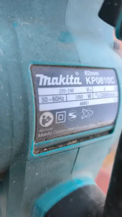 Cepillo eléctrico Makita KP0810C 82mm - miniatura 3