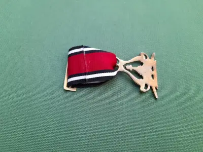 Medalla con cinta tricolor y diseño ornamental - miniatura 6