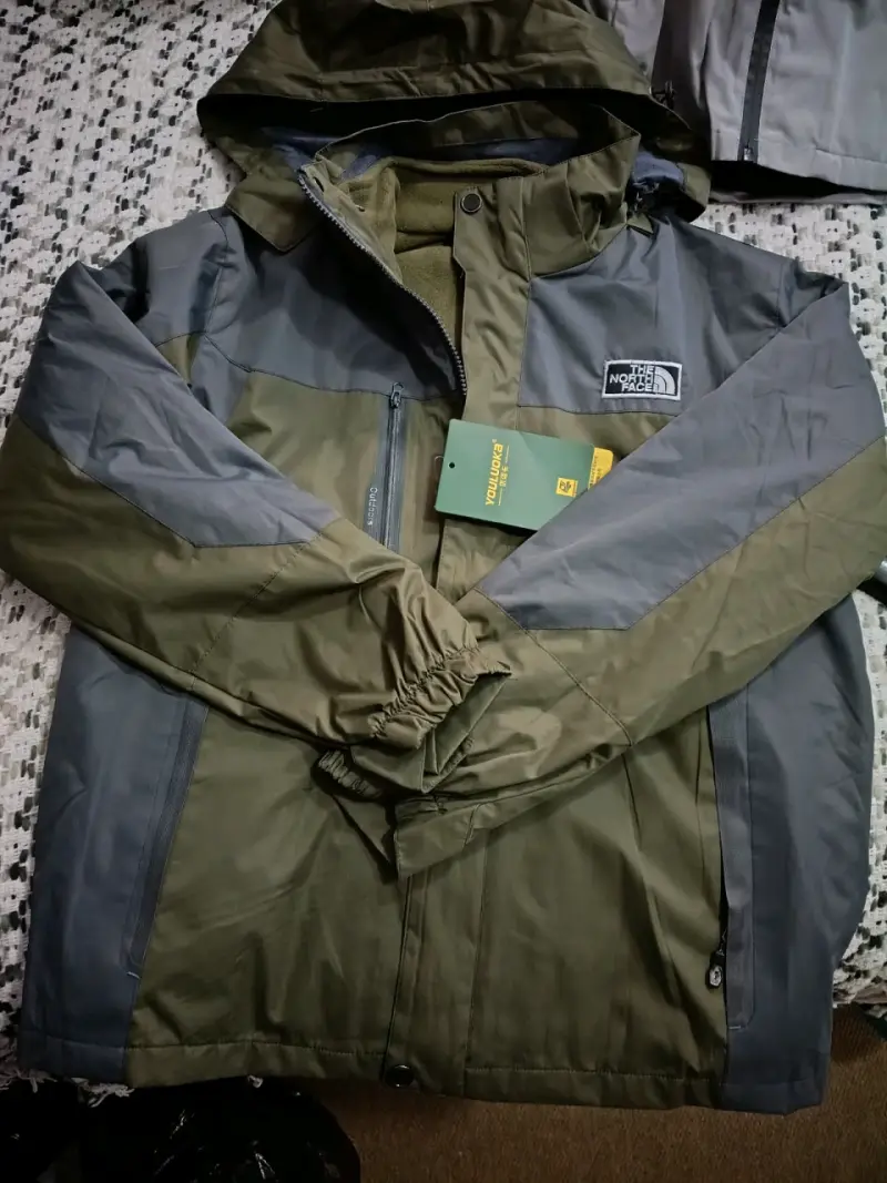 Chaqueta impermeable con capucha para hombre - 5