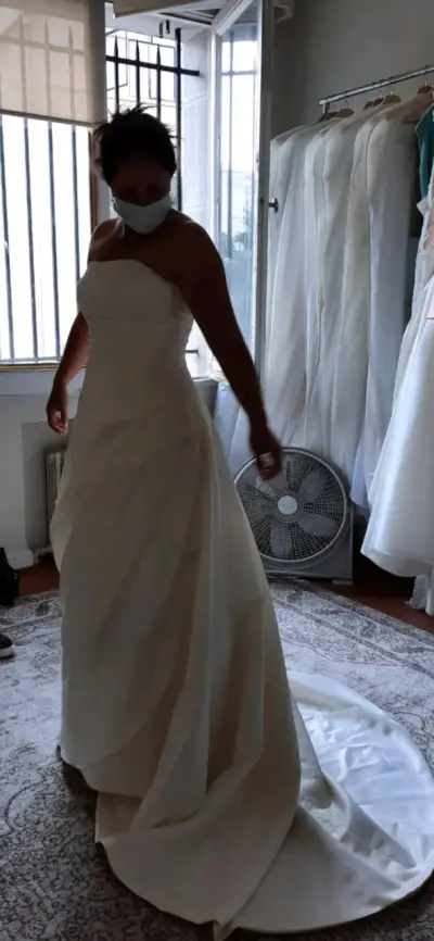 Vestido de novia Santo Encanto modelo Anastasia marfil - miniatura 3