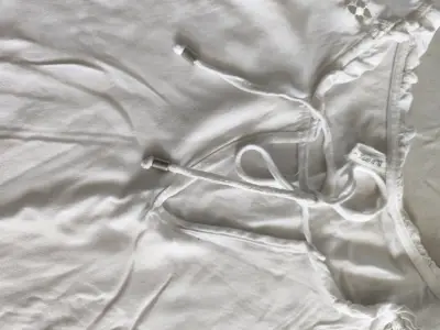 Blusa blanca Mangas volantes - miniatura 2