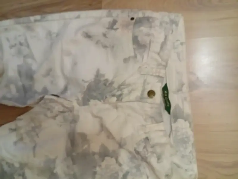 Pantalones de mezclilla con estampado floral - 2