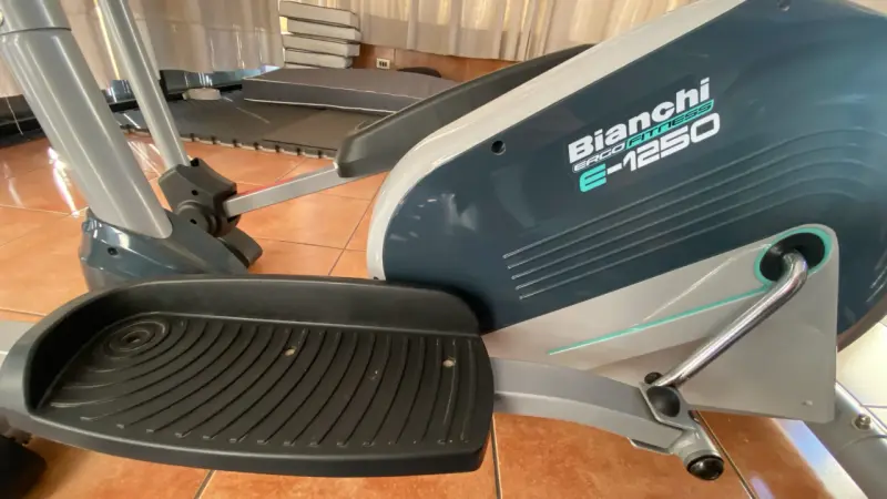 Elíptica Bianchi E-1250 para ejercicio en casa - 1