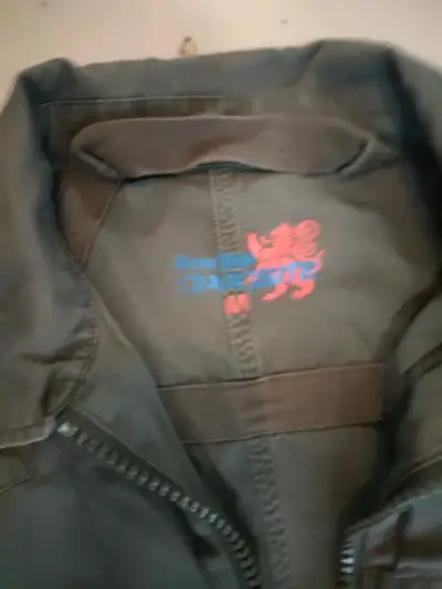 Chaqueta verde militar con cierre y bolsillos - miniatura 2