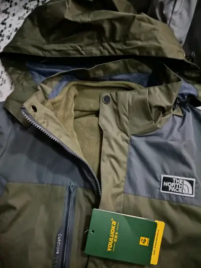 Chaqueta impermeable The North Face con capucha - miniatura 3