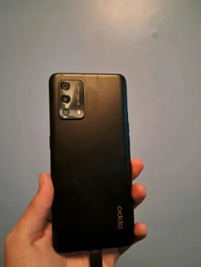 Smartphone Oppo con triple cámara AI - miniatura 1