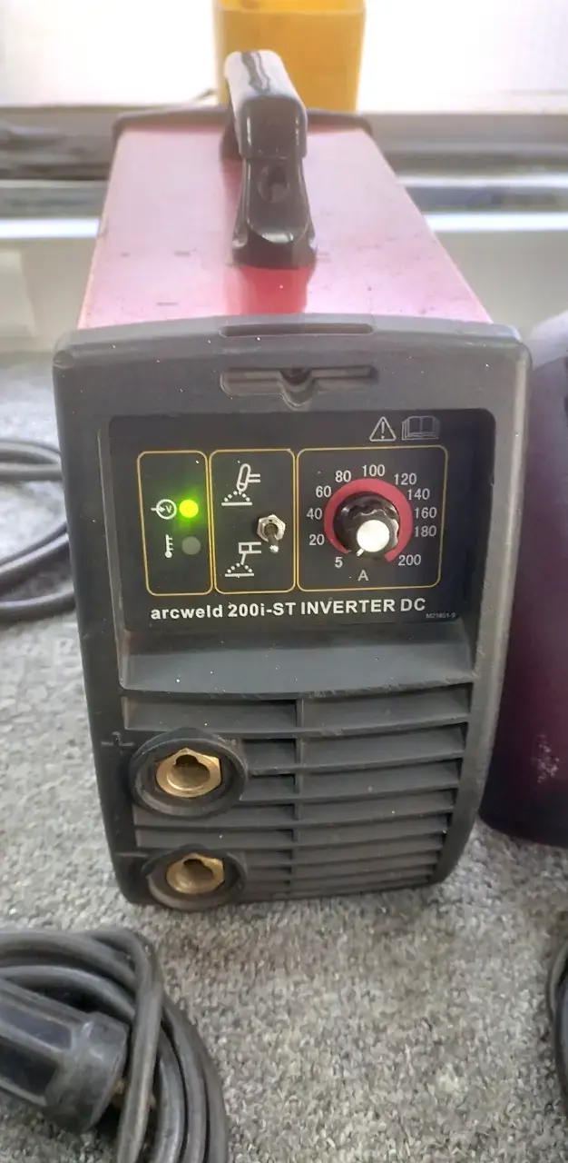Soldadora Inverter Arcweld 200i-ST 200A - 1