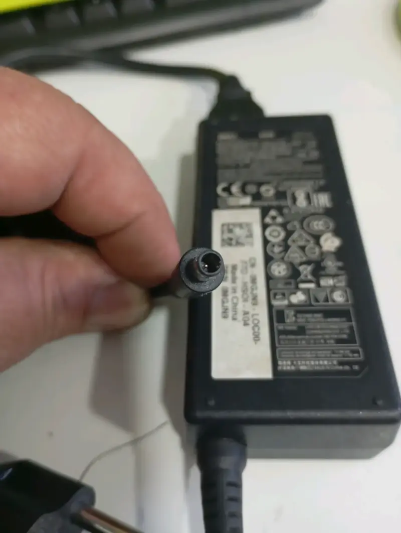 Cargador Dell 65W para portátil - 2