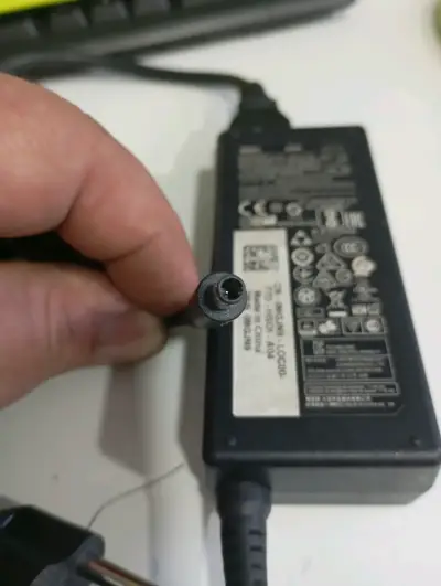 Cargador Dell 65W para portátil - miniatura 2