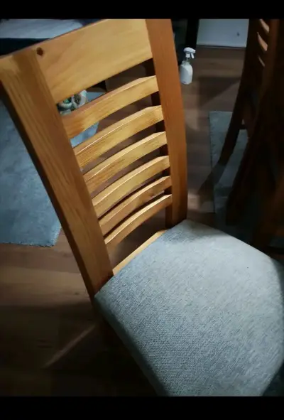 Mesa de comedor de madera con vidrio y sillas - miniatura 3