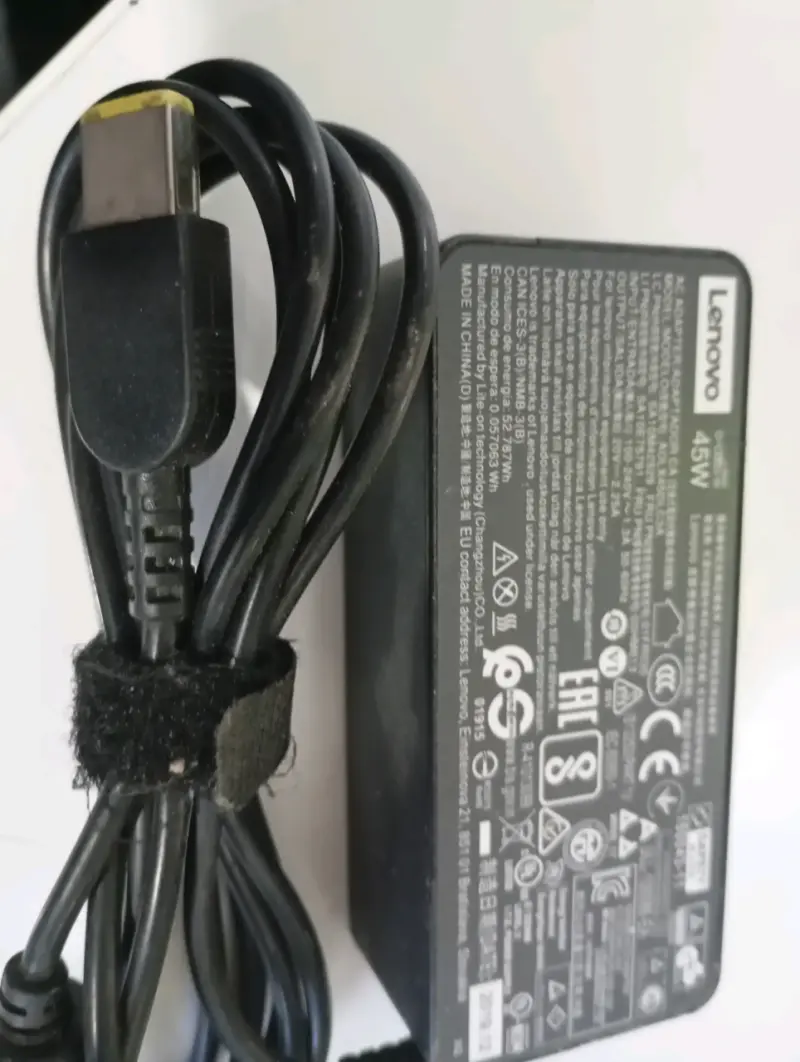 Cargador Lenovo 45W para portátil - 1