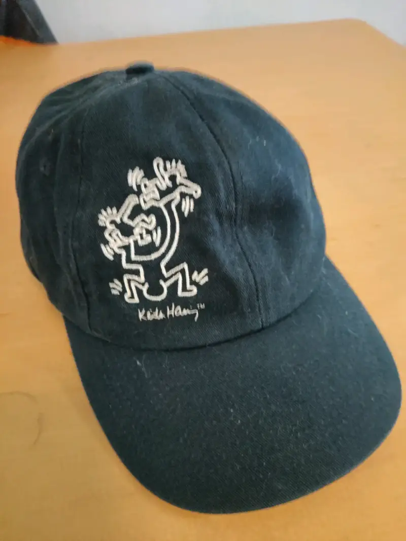 Gorra negra Keith Haring H&M ajustable - 1