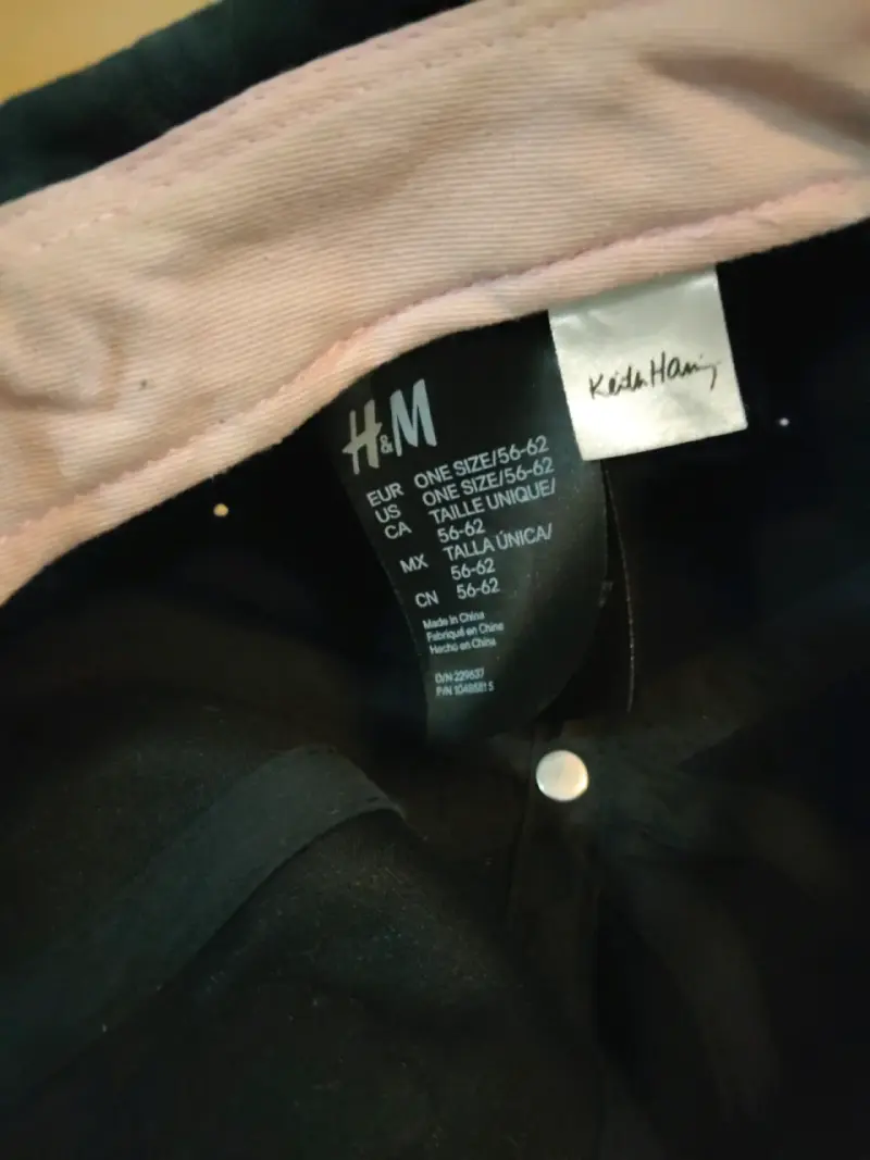 Gorra negra Keith Haring H&M ajustable - 3