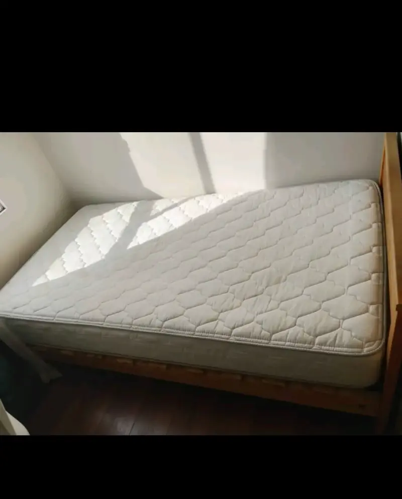Cama individual con colchón en buen estado - 4