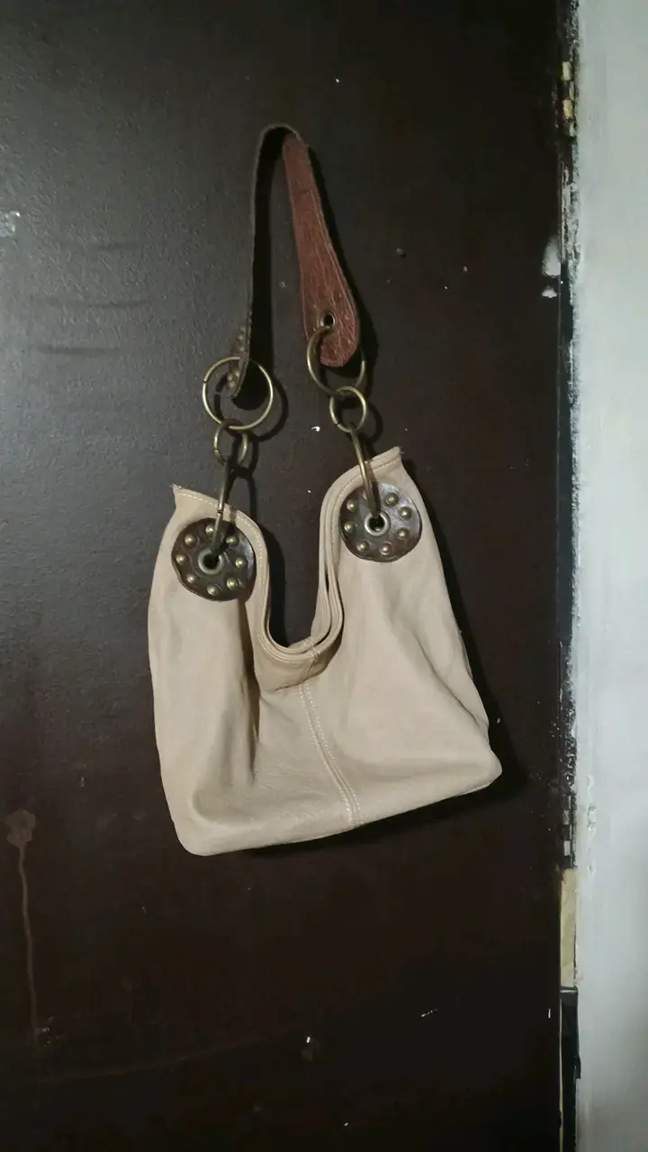 Bolso de cuero beige con asa marrón - 2
