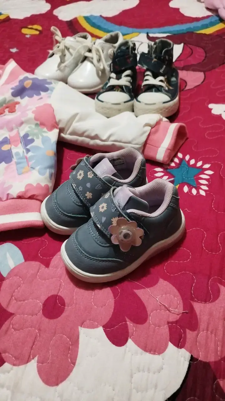 Conjunto de ropa y zapatos para niña - 3
