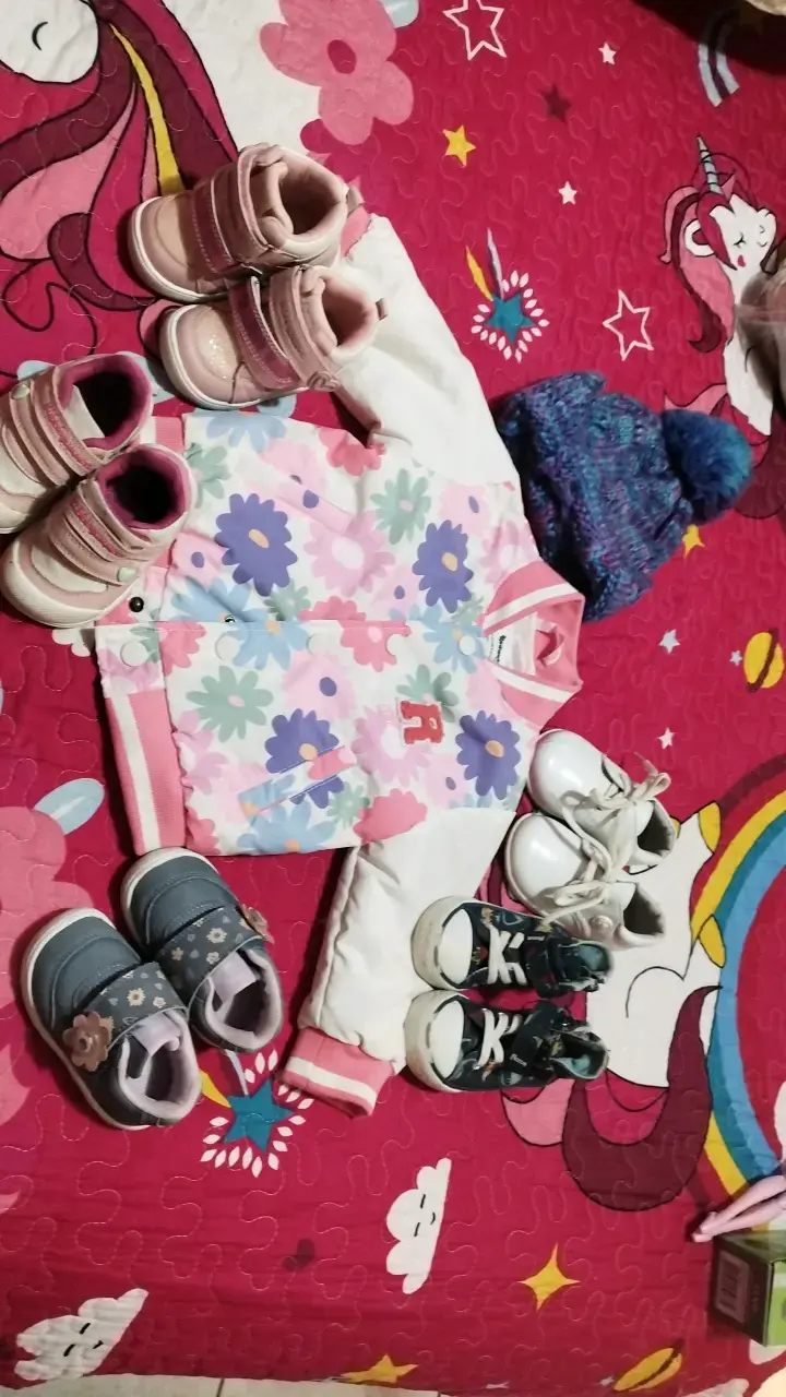 Conjunto de ropa y zapatos para niña - 4