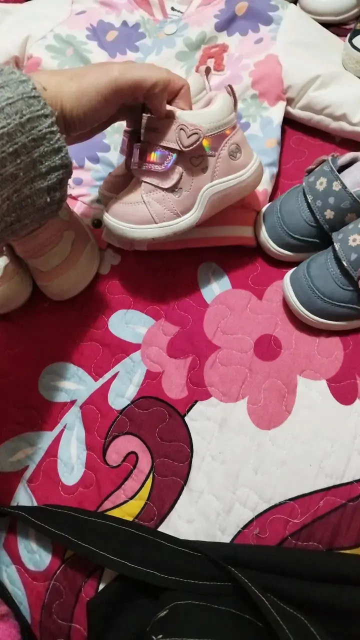 Conjunto de ropa y zapatos para niña - 6