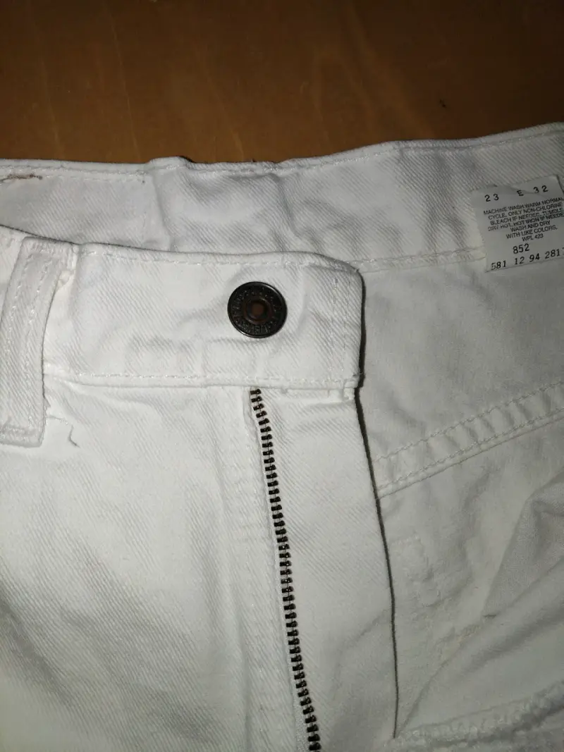 Shorts de mezclilla blancos Levi's 950 - 6