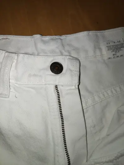 Shorts de mezclilla blancos Levi's 950 - miniatura 6