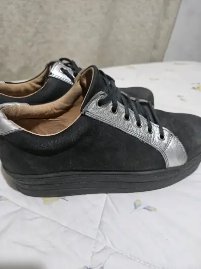 Zapatillas negras con detalles plateados Giani Dafirenze - miniatura 1