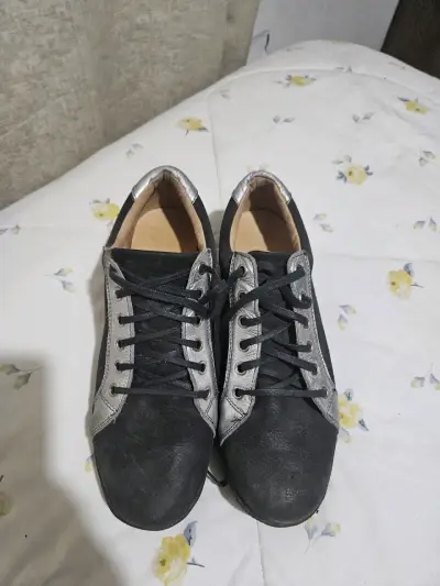 Zapatillas negras con detalles plateados Giani Dafirenze - miniatura 3