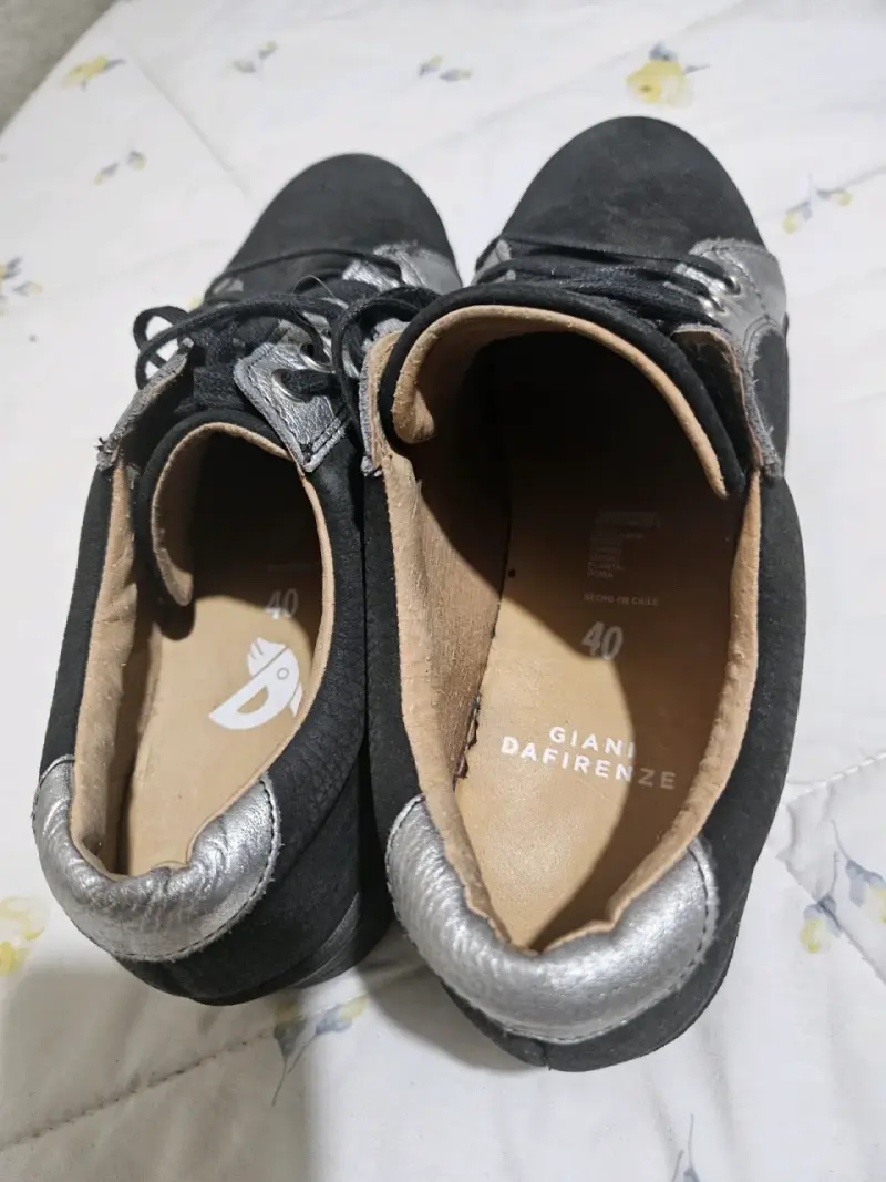 Zapatillas negras con detalles plateados Giani Dafirenze - 4
