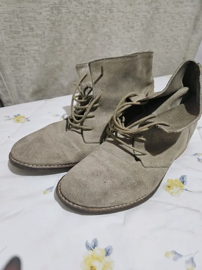 Botines de gamuza beige para mujer - 1