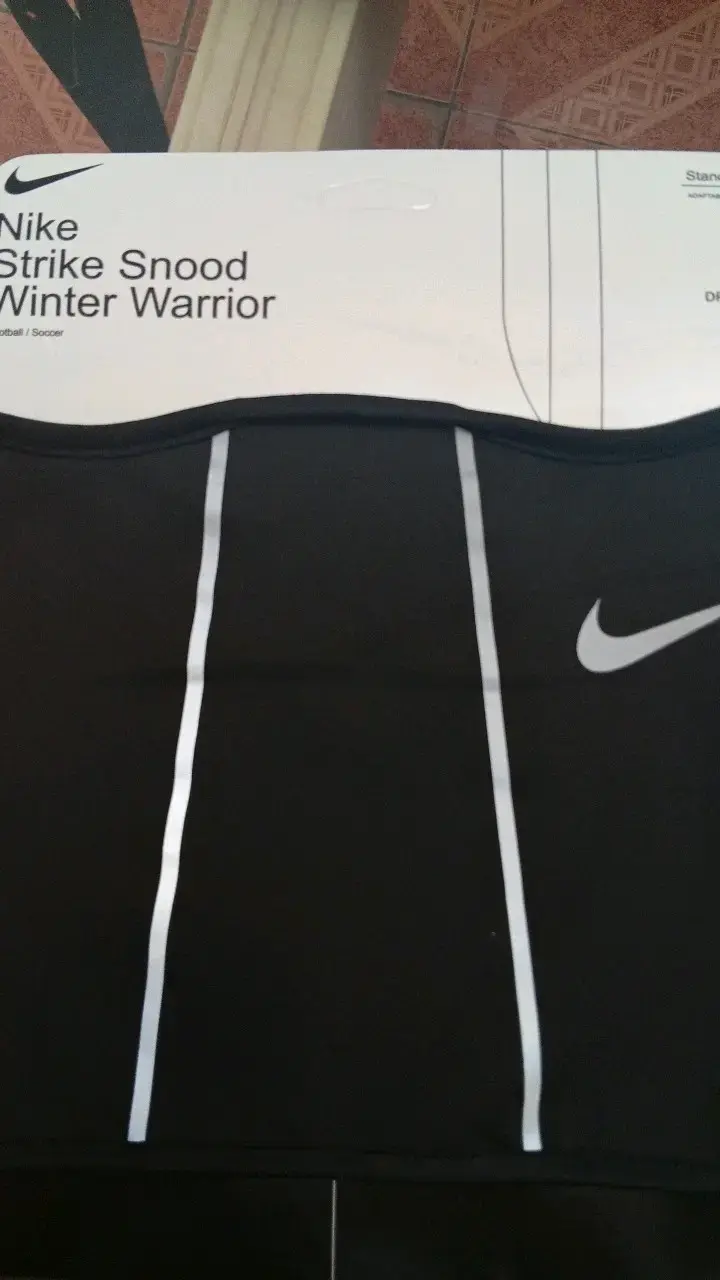 Cuello Nike Negro - 1