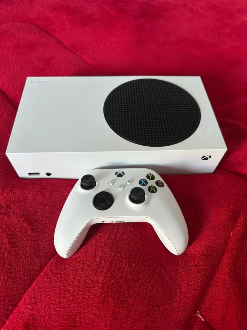 Consola Xbox Series S con Control Blanco - 2
