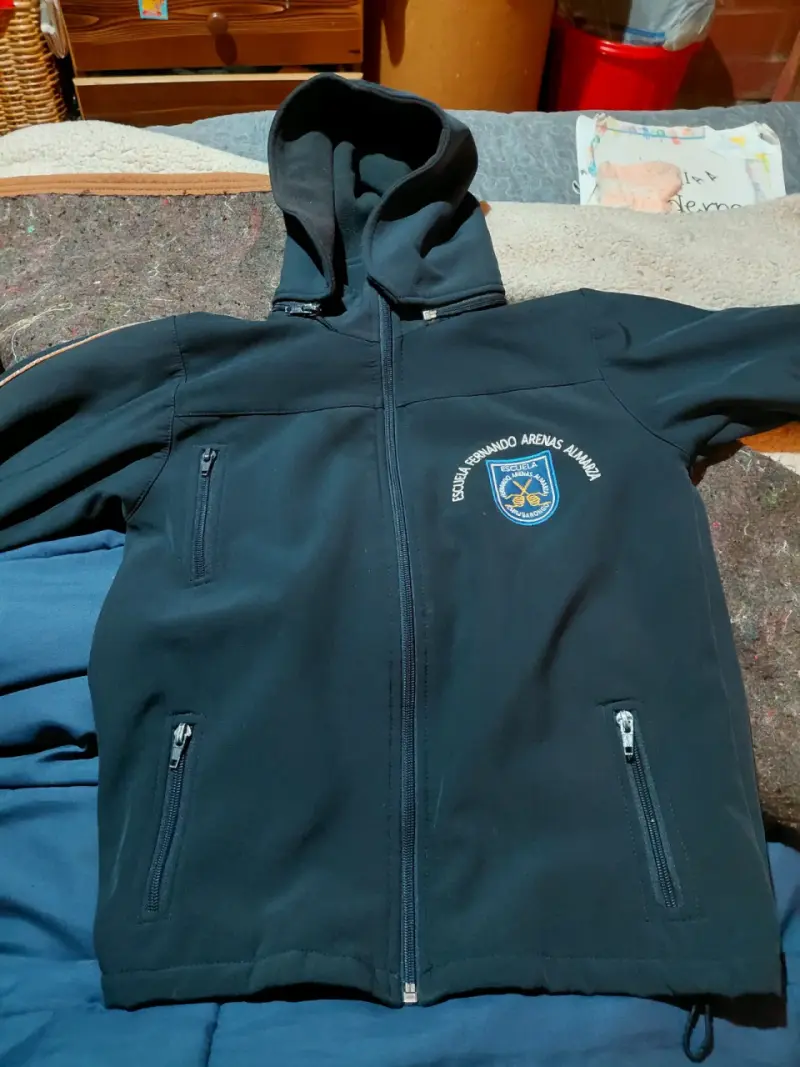 Chaqueta Softshell Escolar con Capucha - 2