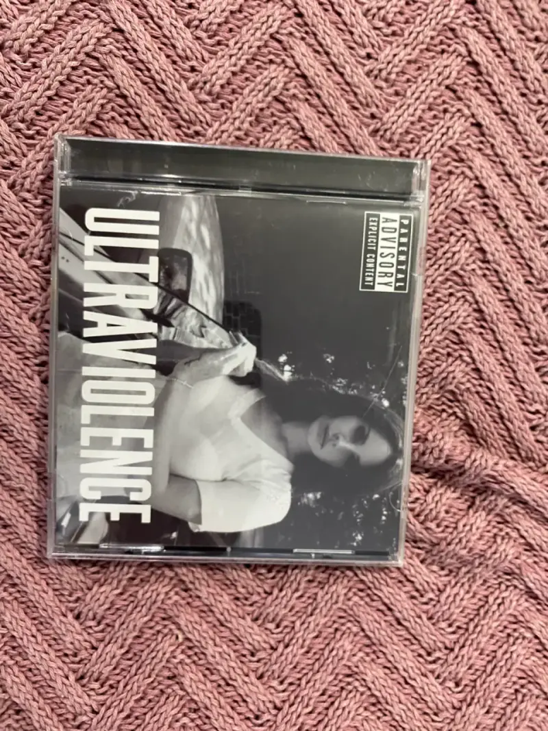 CD Ultraviolence de Lana Del Rey en buen estado - 1