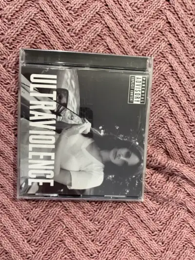 CD Ultraviolence de Lana Del Rey en buen estado - miniatura 1