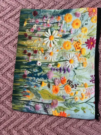 Estuche de Tela con Diseño Floral Colorido - miniatura 3