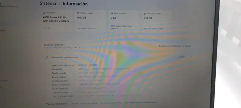 Laptop ASUS con AMD Ryzen 3 y 8GB RAM - 4
