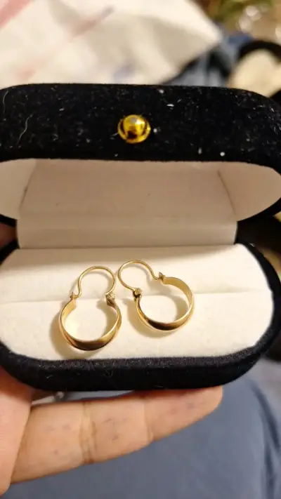 Aros de oro en elegante estuche - miniatura 3