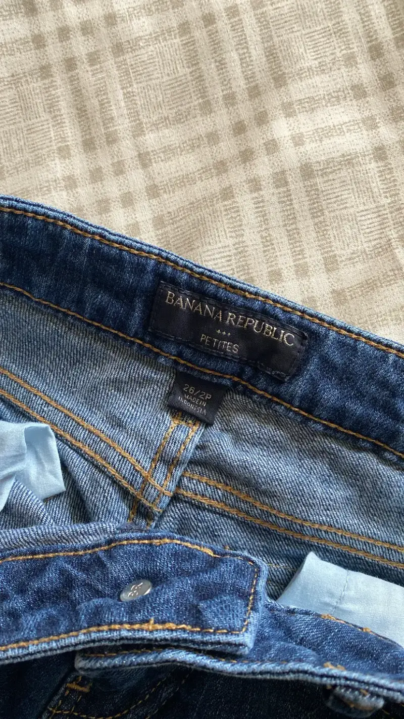 Jeans acampanados azul oscuro para mujer - 5