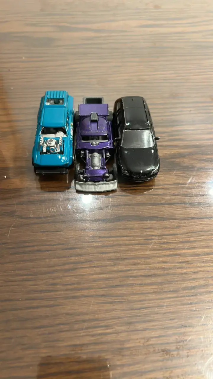 Set de autos de juguete metálicos - 1