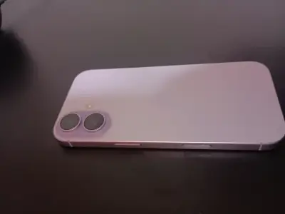 iPhone 17 en color lavanda - miniatura 2