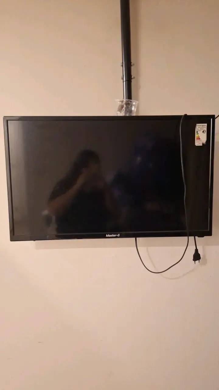 Televisor LED Master-G de 32 pulgadas - 2