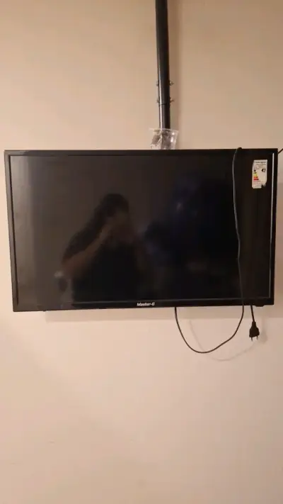 Televisor LED Master-G de 32 pulgadas - miniatura 2