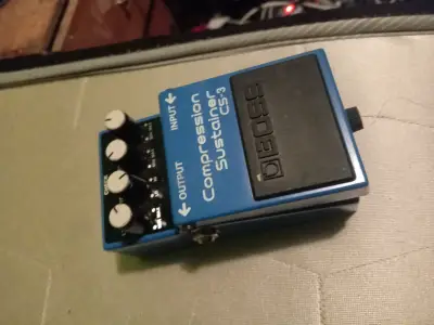 Amplificador Behringer Ultrabass BXL900A con pedal Boss - miniatura 2