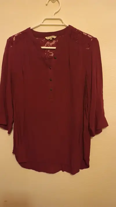 Blusa burdeos con encaje para mujer Newport - miniatura 1