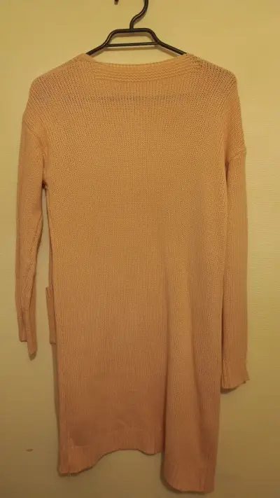 Cardigan largo de punto color beige - miniatura 2