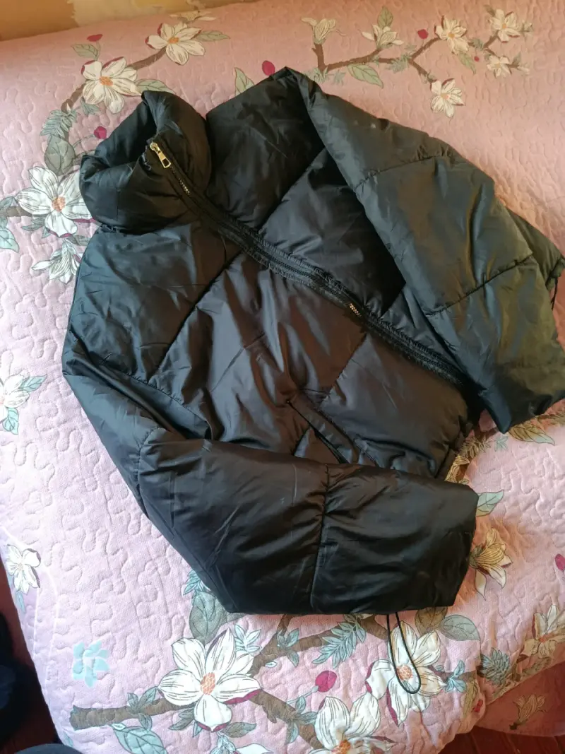 Chaqueta acolchada negra para invierno