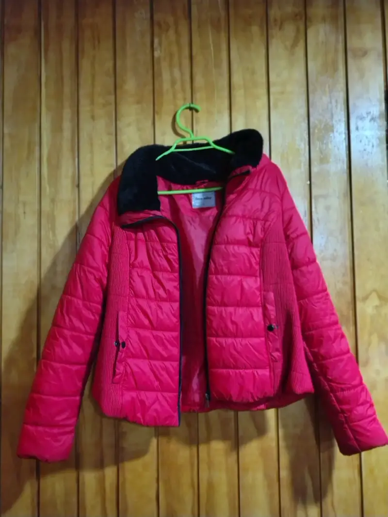 Chaqueta acolchada roja para mujer - 1