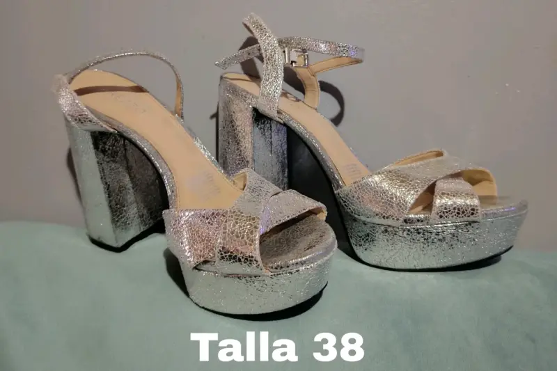 Sandalias de plataforma plateadas talla 38