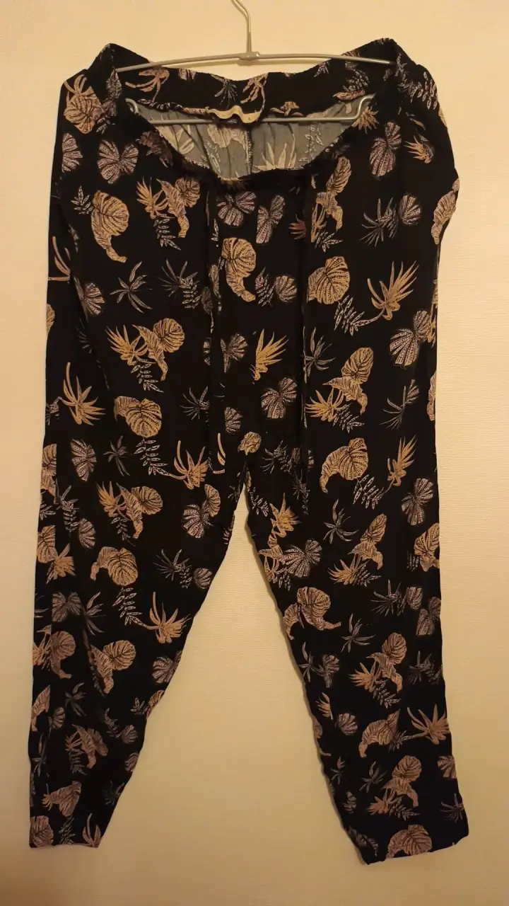 Pantalones estampados florales talla L - 1