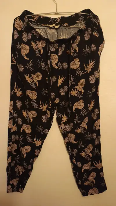 Pantalones estampados florales talla L - miniatura 1