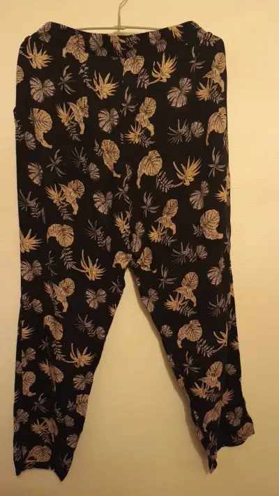 Pantalones estampados florales talla L - miniatura 3